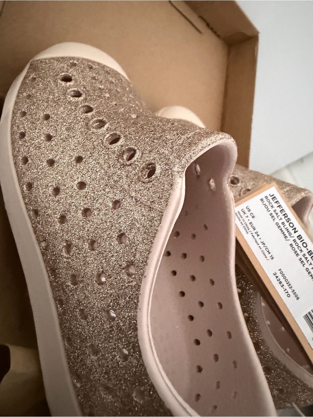 Native Shoes Kids C8 Shoes Rock salt bling with  White Toe - Picture 3 of 6